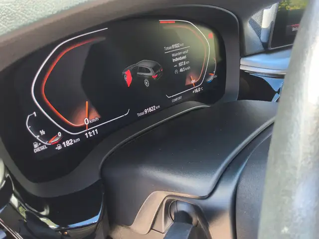 BMW 5 Series view 6