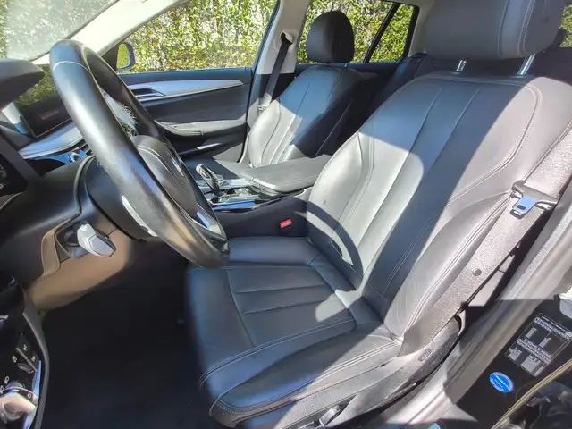 BMW 5 Series view 7