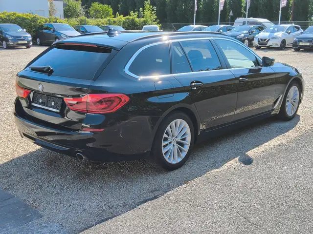 BMW 5 Series view 3