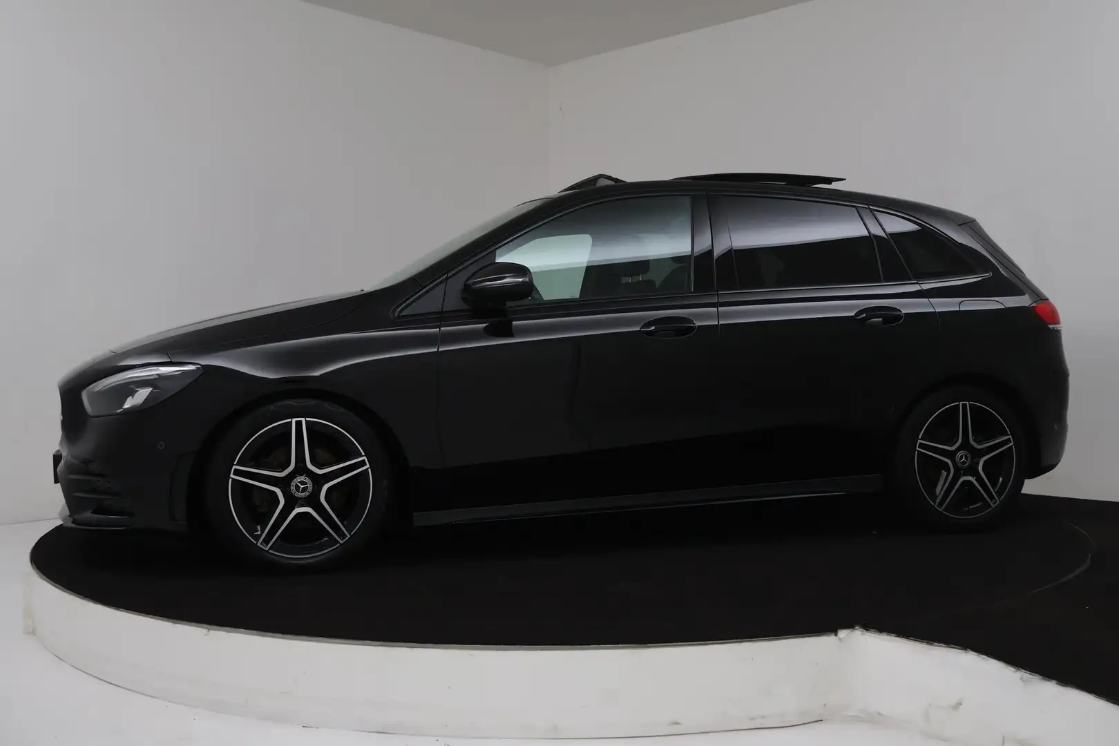 Mercedes-Benz B 180 Business Solution AMG Automaat (CAMERA, STOELV, PA Noir - 2
