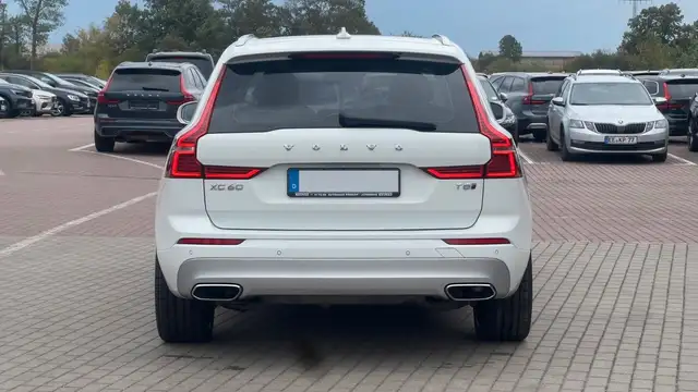 Volvo XC60 view 5