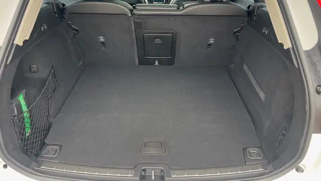 Volvo XC60 view 11