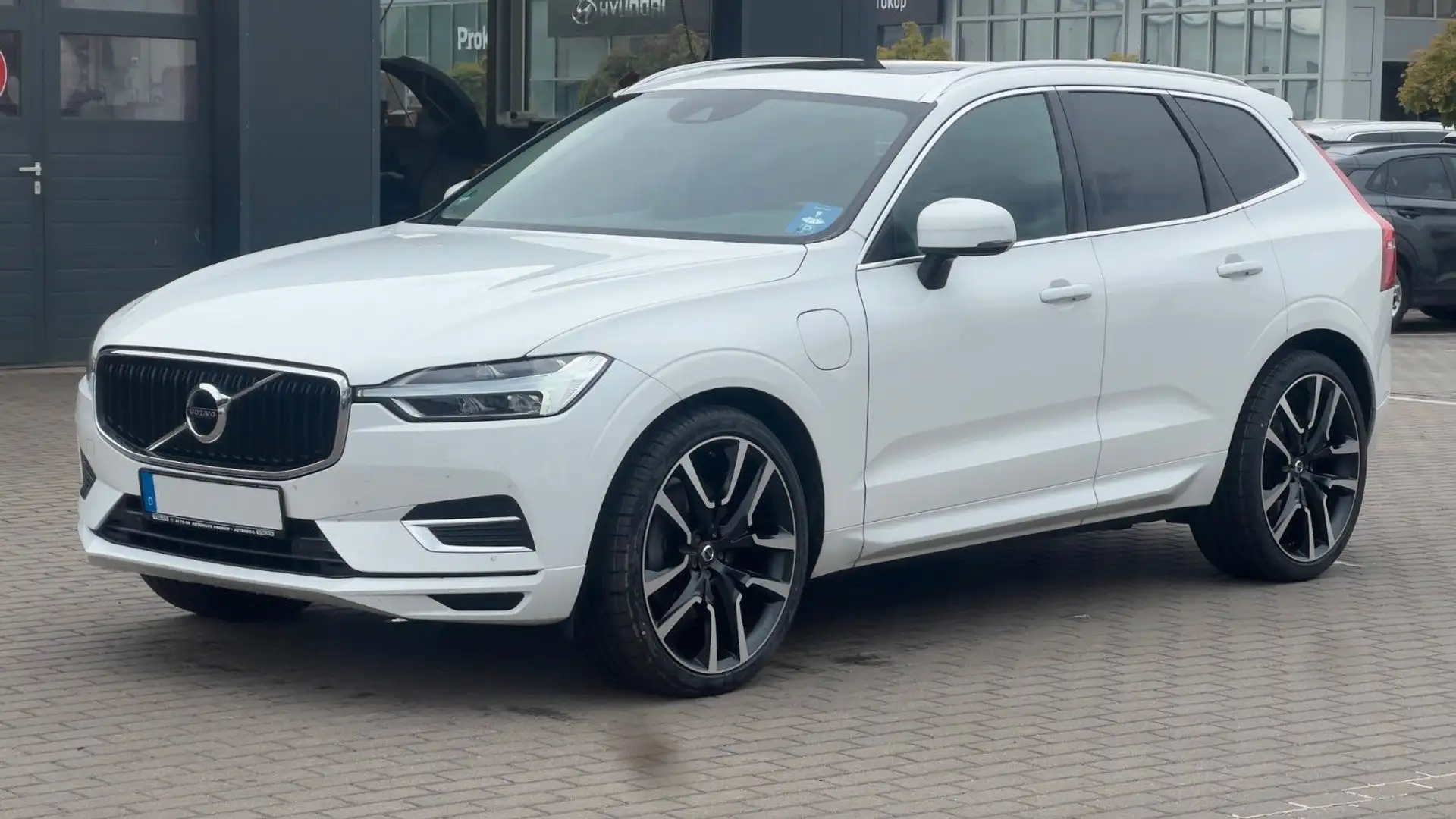 Volvo XC60 T8 AWD *LUFT*STHZG*AHK*4x Sitzhzg*22Zoll* Wit - 1