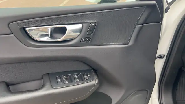 Volvo XC60 view 14