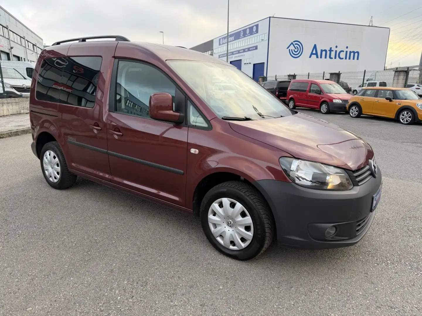 Volkswagen Caddy 1.6TDI Comfortline 102 - 2