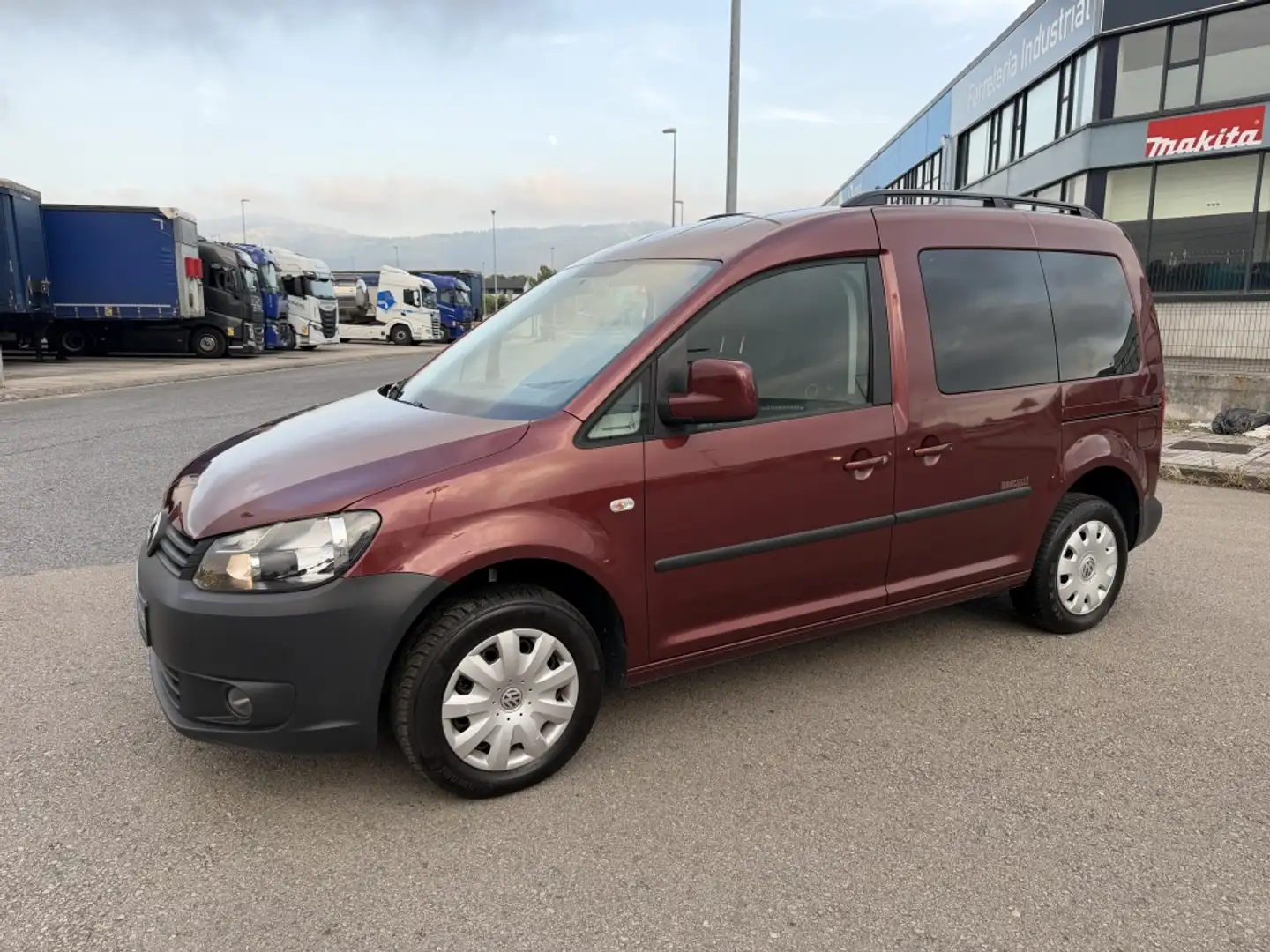 Volkswagen Caddy 1.6TDI Comfortline 102 - 1