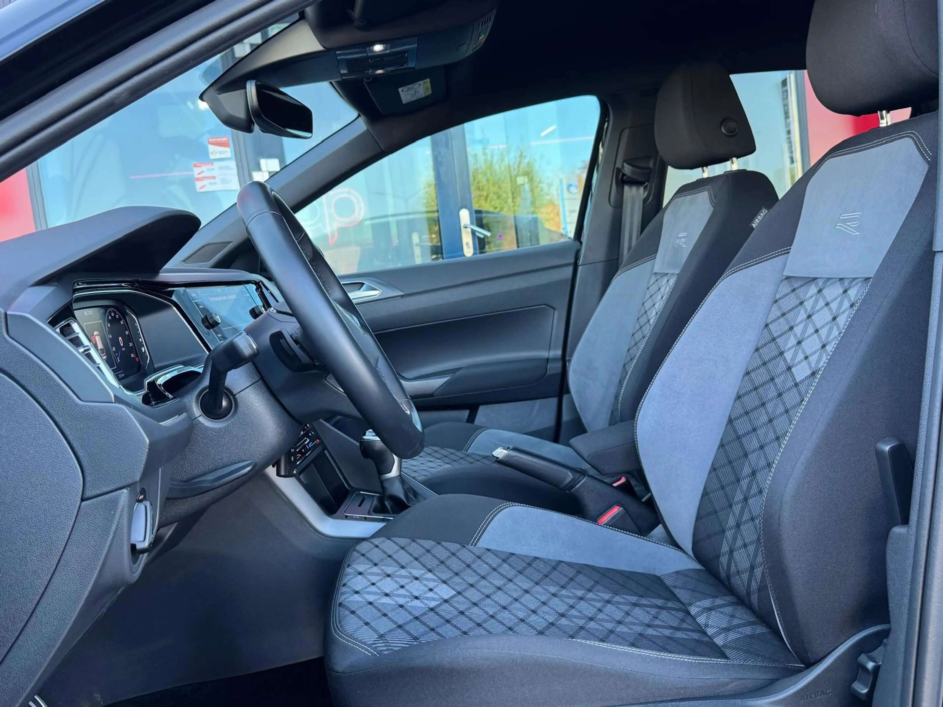 Volkswagen Taigo 1.0 TSI R-Line DSG-7 | IQ-Light | Camera | Parksen — photo 13