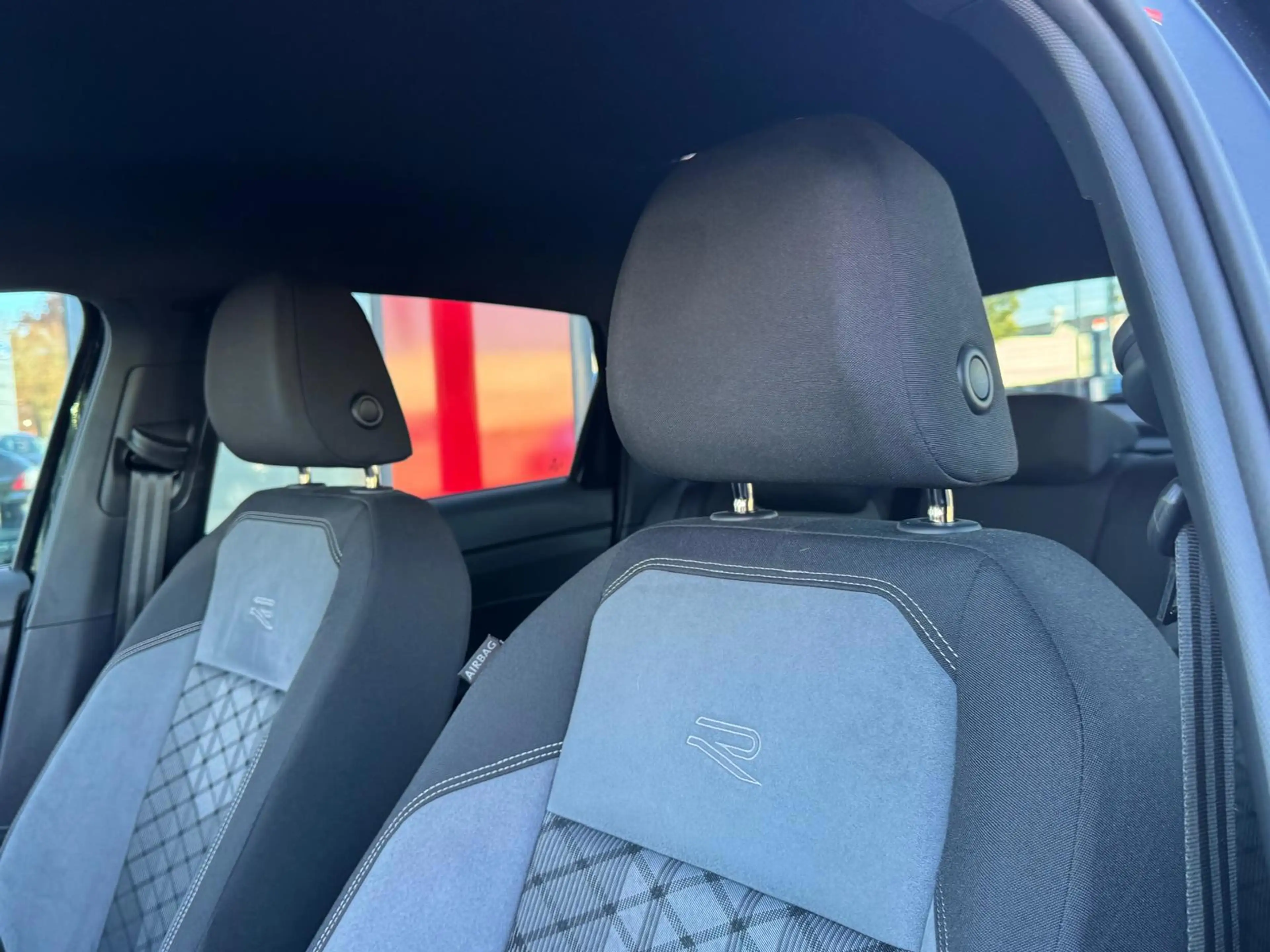Volkswagen Taigo 1.0 TSI R-Line DSG-7 | IQ-Light | Camera | Parksen — photo 14