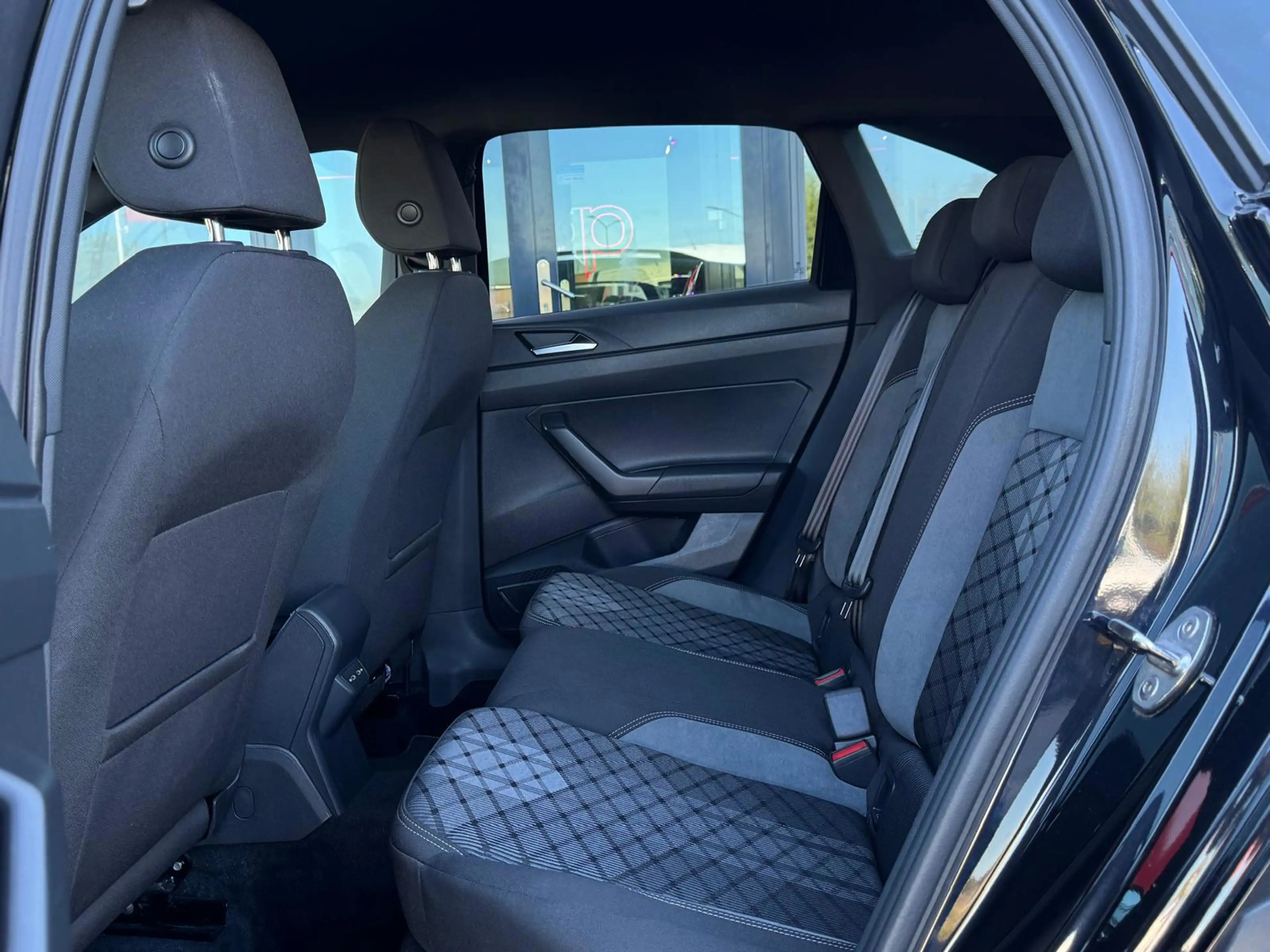 Volkswagen Taigo 1.0 TSI R-Line DSG-7 | IQ-Light | Camera | Parksen — photo 15