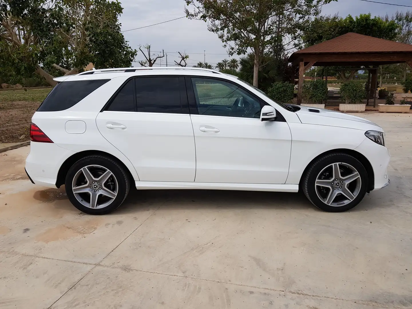 Mercedes-Benz GLE 250 GLE 250d 4Matic Aut. Fehér - 2