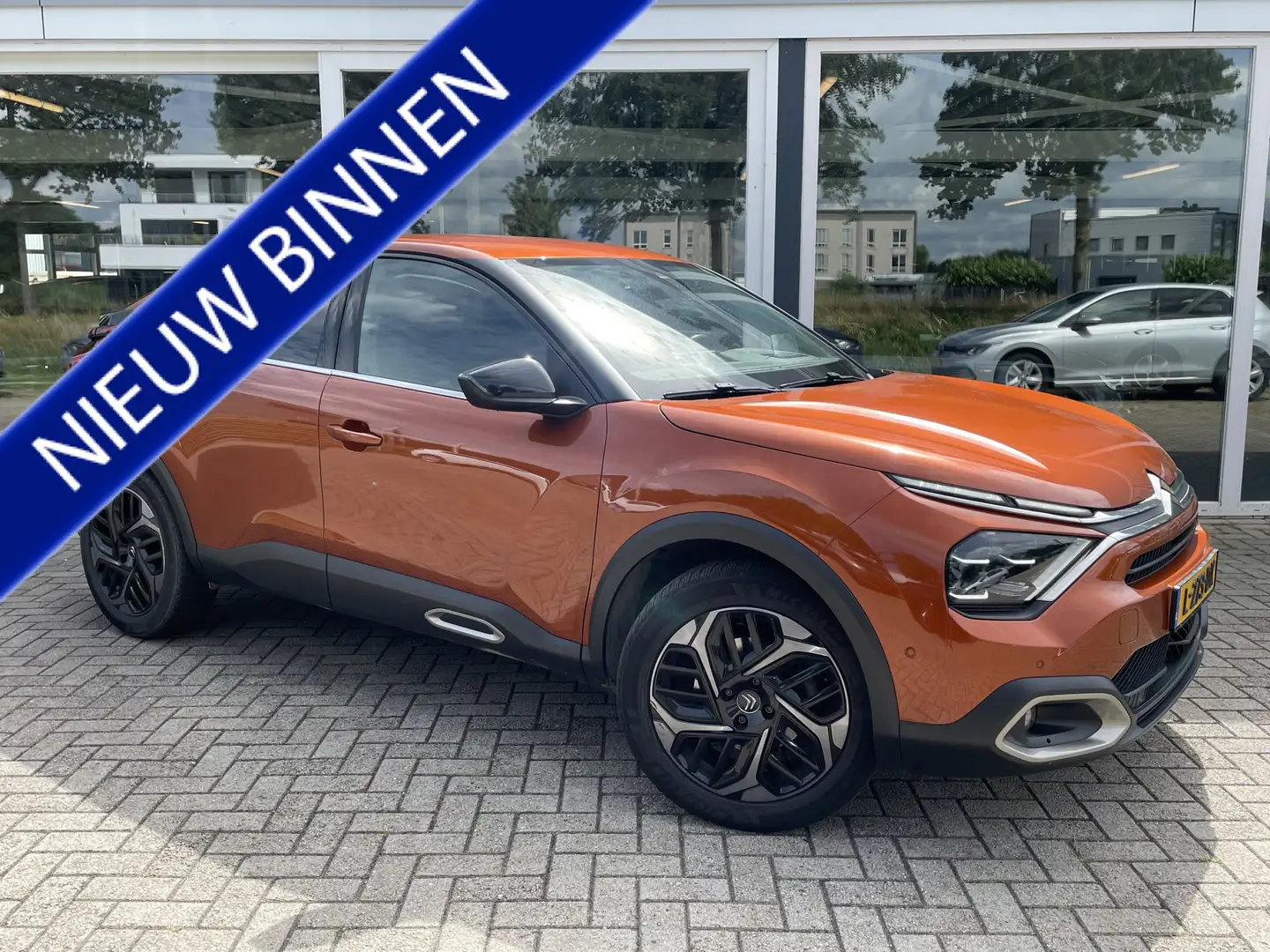 Citroen C4 1.2 Puretech Business Plus 50% deal 8.975,- ACTIE Oranje - 1
