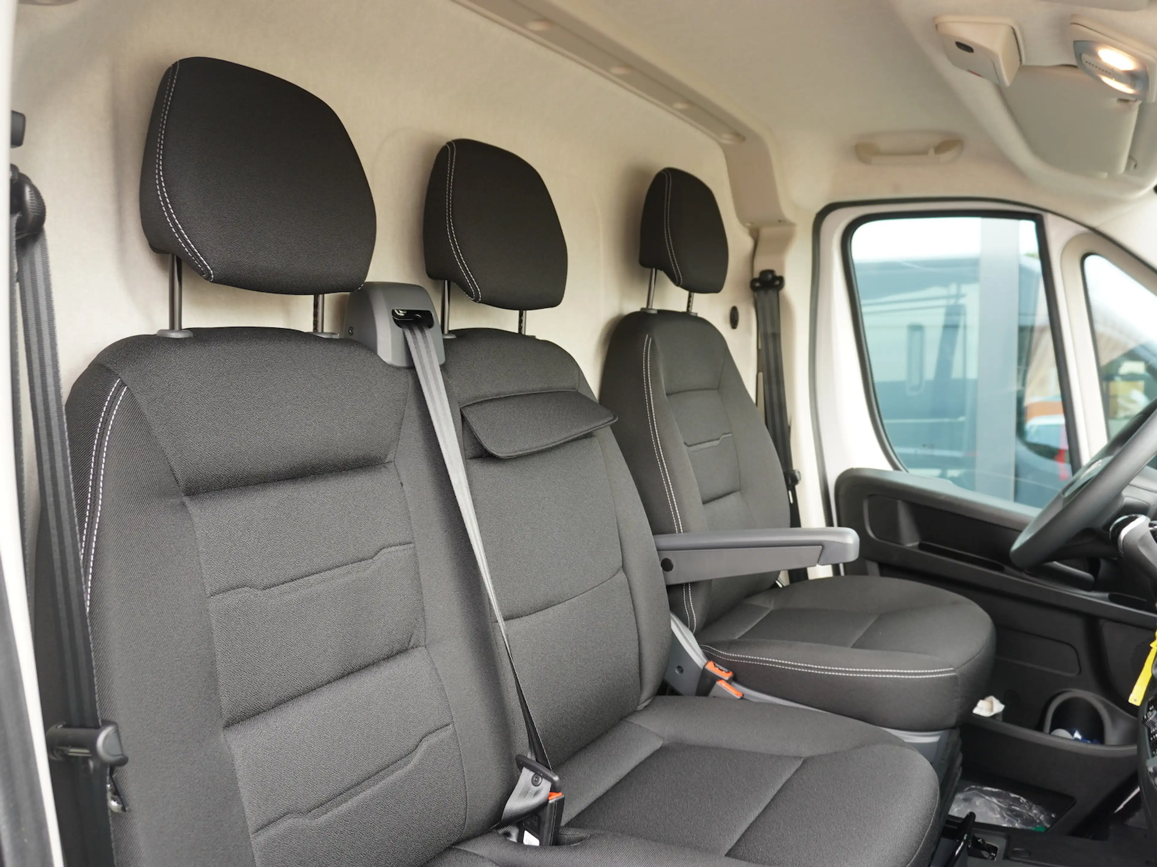 Fiat Ducato Maxi 35 L3H2 180 AT / 10-Zoll-Navi — photo 11