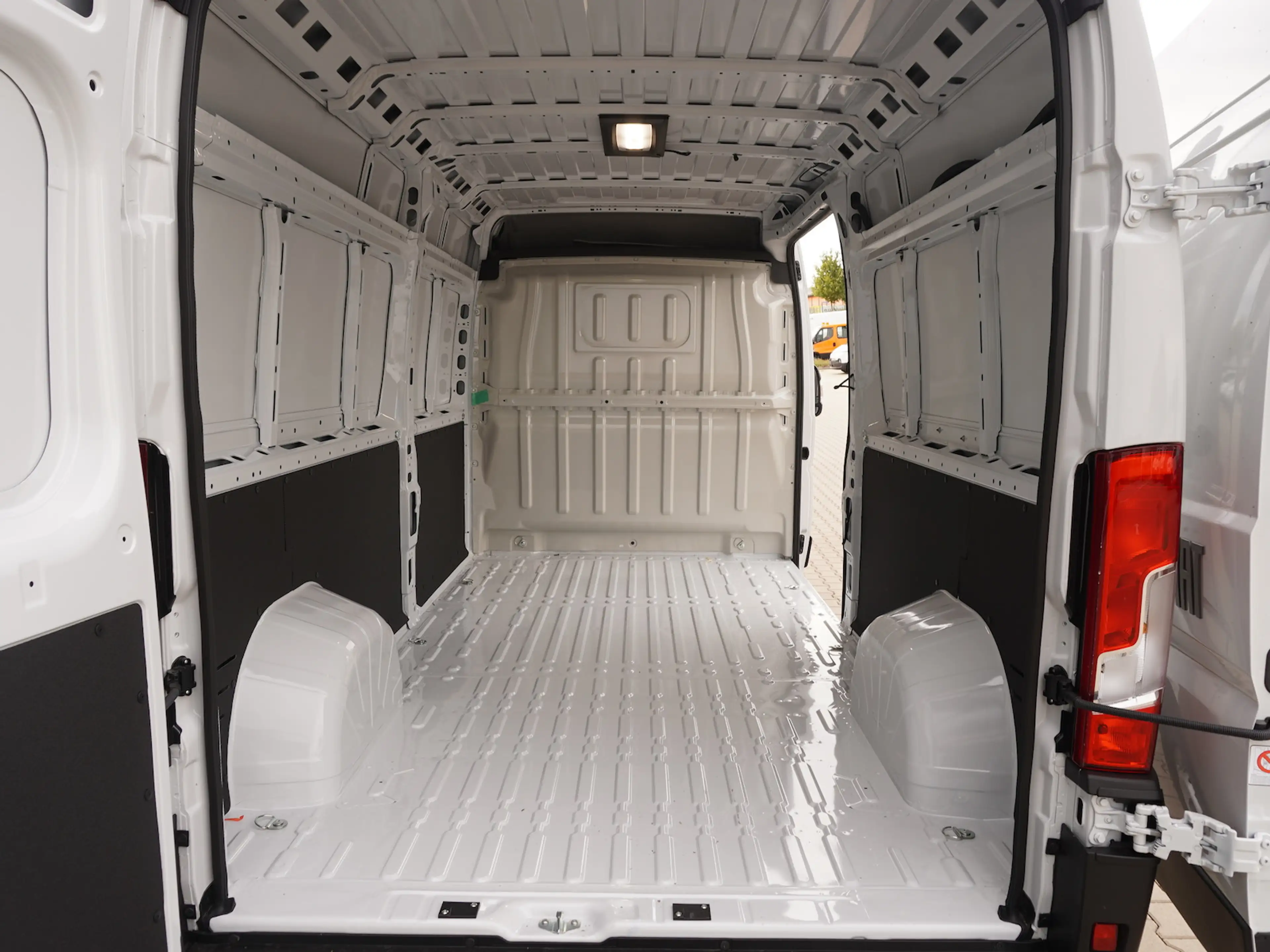 Fiat Ducato Maxi 35 L3H2 180 AT / 10-Zoll-Navi — photo 6