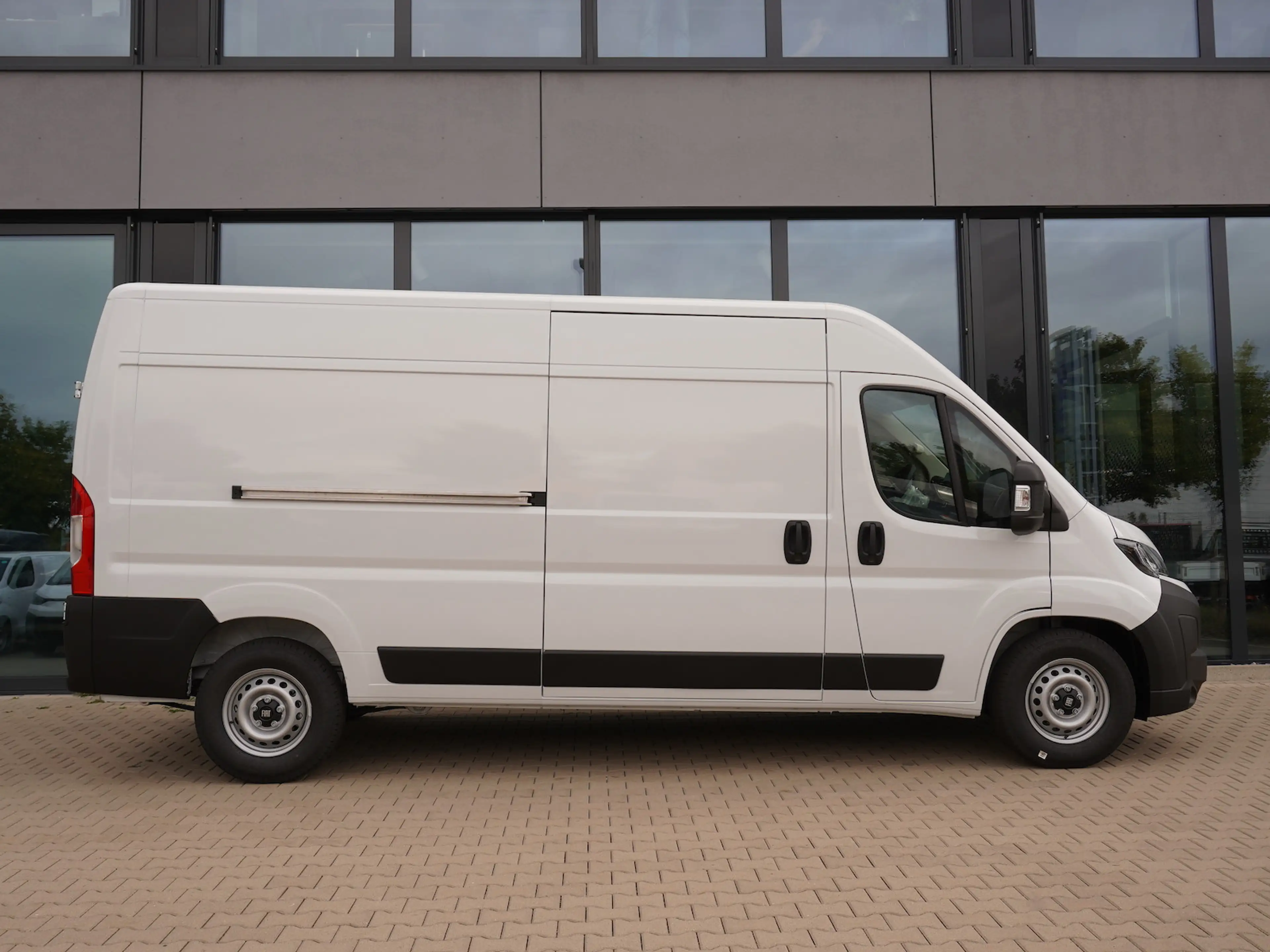Fiat Ducato Maxi 35 L3H2 180 AT / 10-Zoll-Navi — photo 3
