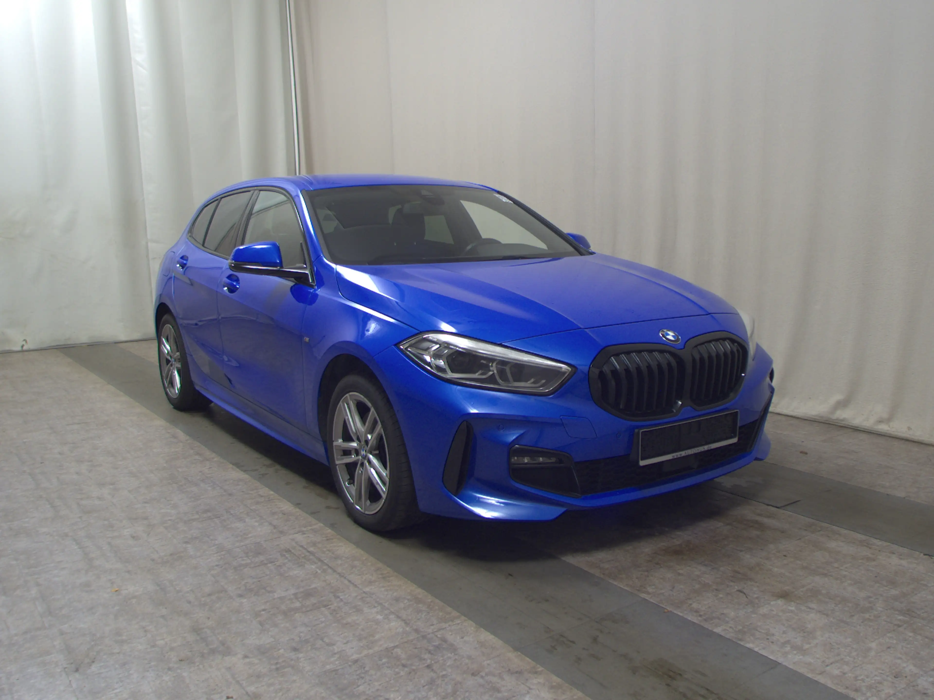 BMW 118 i M-Sport T-Leder Navi LED LC prof. RFK — photo 3