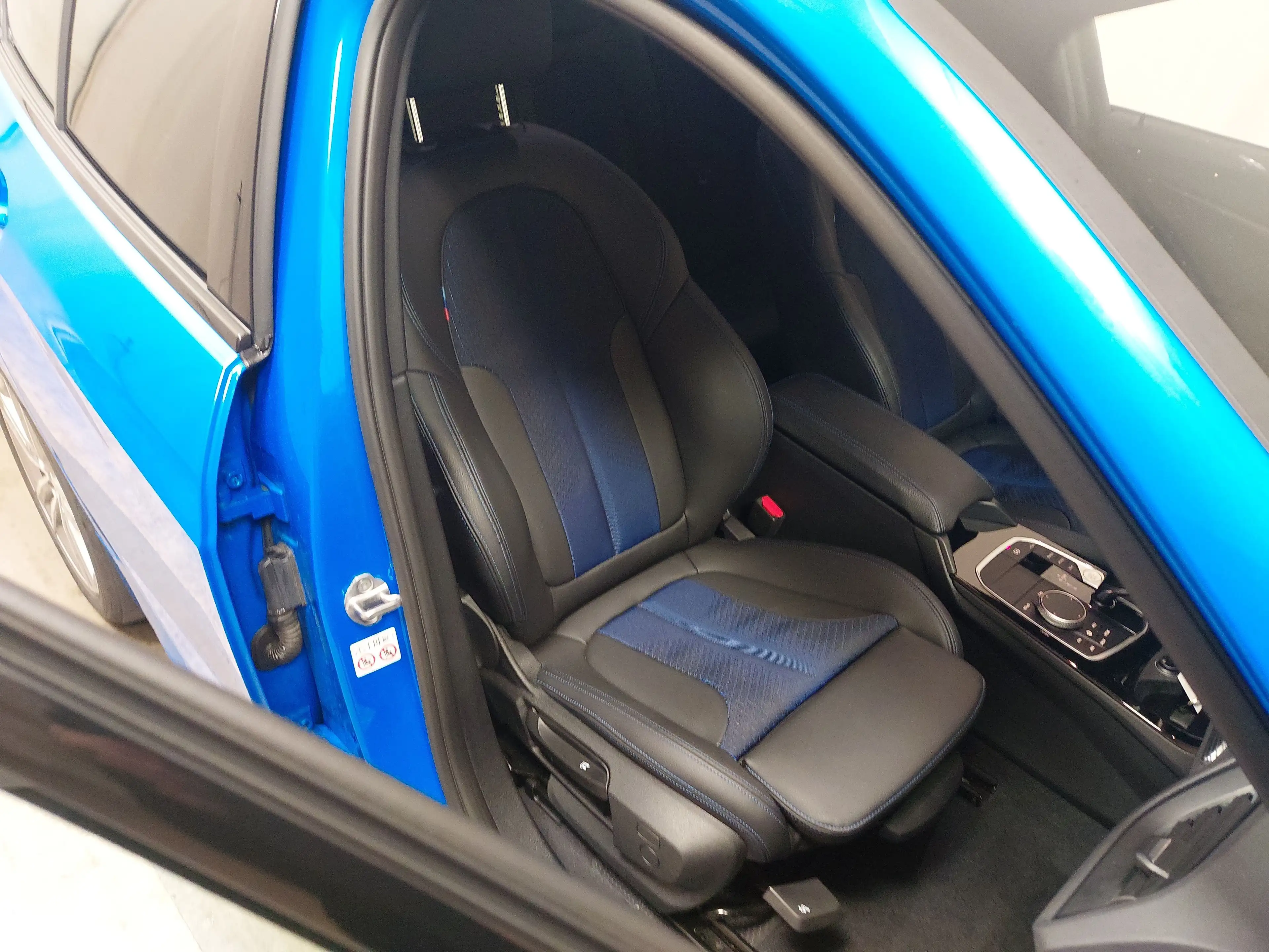 BMW 118 i M-Sport T-Leder Navi LED LC prof. RFK — photo 10