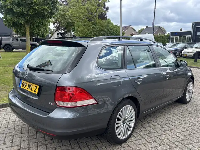 Volkswagen Golf view 8