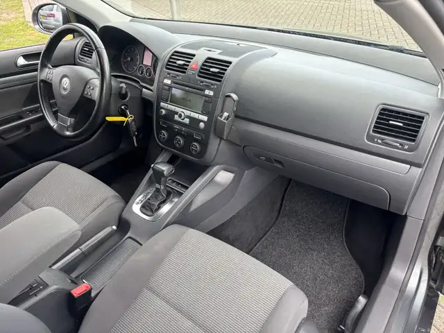 Volkswagen Golf view 12