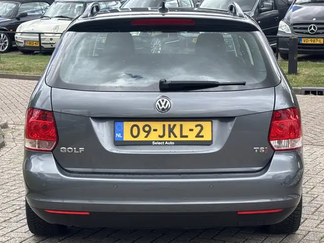 Volkswagen Golf view 5