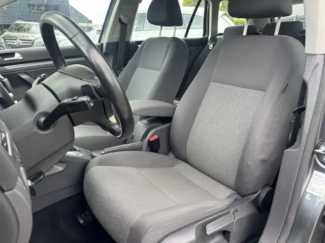 Volkswagen Golf view 14