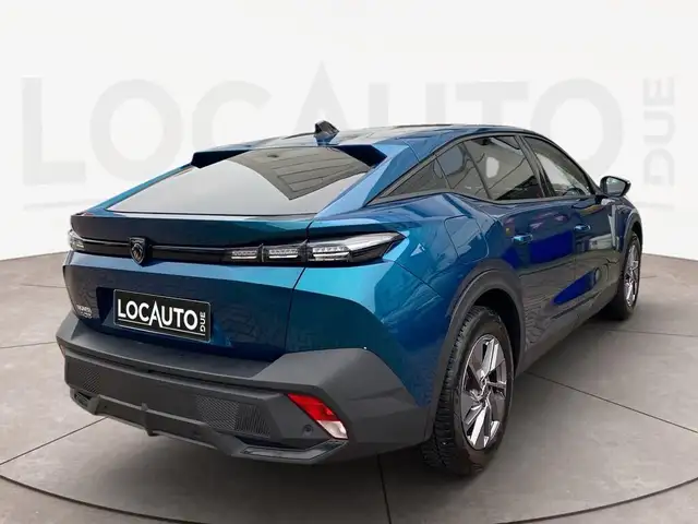 Peugeot 408 view 4