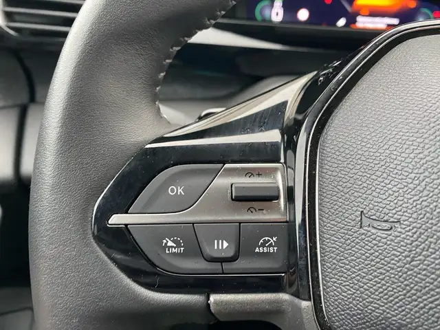 Peugeot 408 view 12