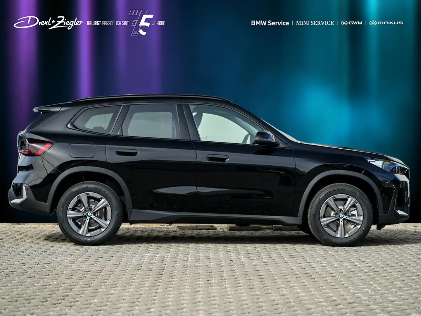 BMW X1 sDrive20i AHK AdLED PanoDach Travel+PremPaket Schwarz - 2