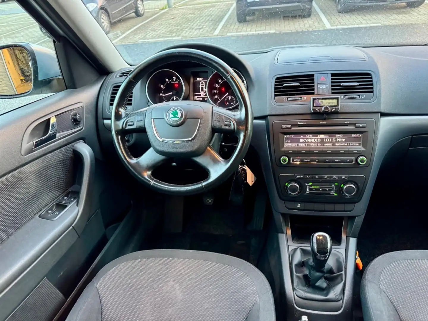 Skoda Yeti 1.2 TSI Ambition Arctic CLIMA LMV TREKHAAK NAP APK Blauw - 2