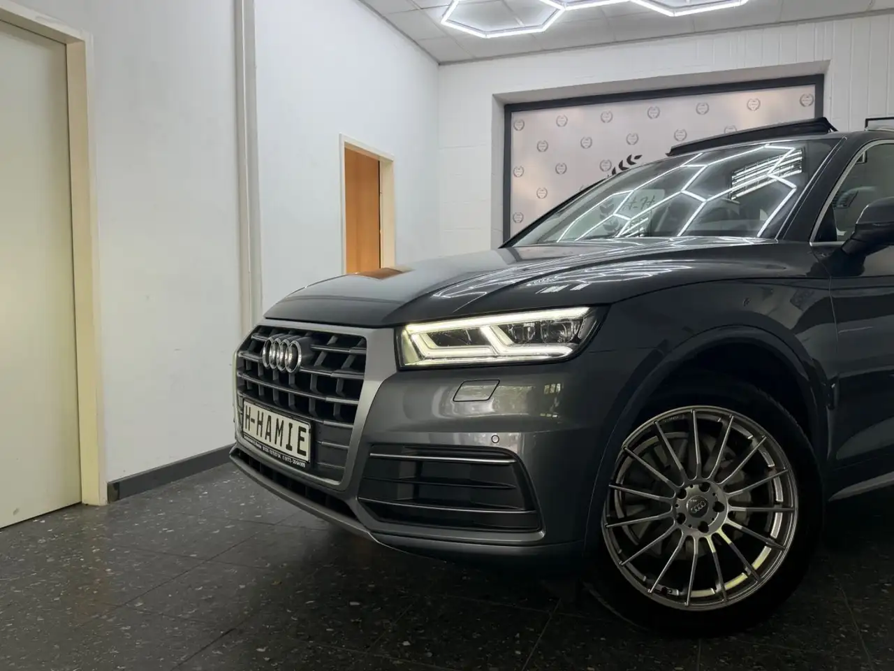 Audi Q5 35 TDI SPORT AUTO PANO KEYLESS PDC SZH, миниатюра 2