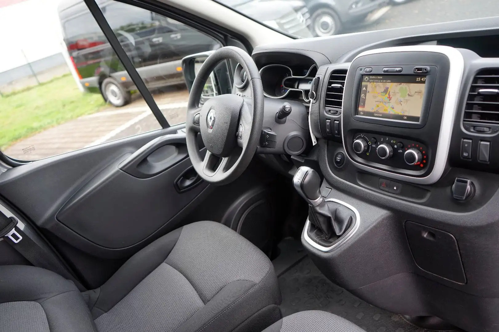 Renault Trafic Combi L2H1 3,0t Life Style Paket*9x Sitze Gris - 2