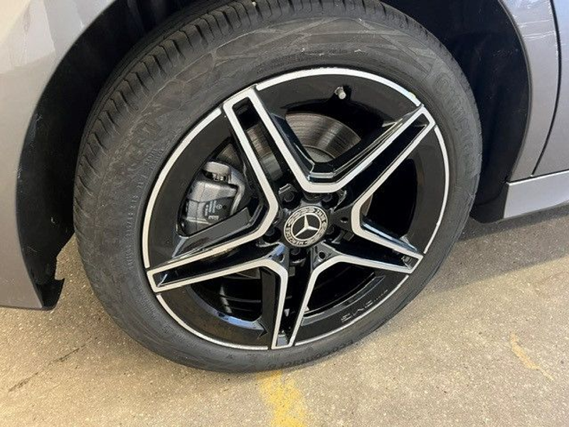 Mercedes-Benz A 250 e AMG-Line Panorama Distronic Keyless Go — photo 15