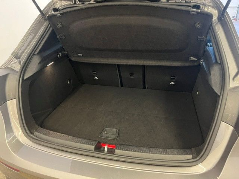 Mercedes-Benz A 250 e AMG-Line Panorama Distronic Keyless Go — photo 8