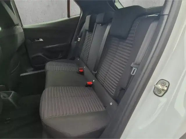 Peugeot 2008 view 8