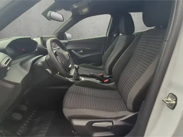 Peugeot 2008 view 9
