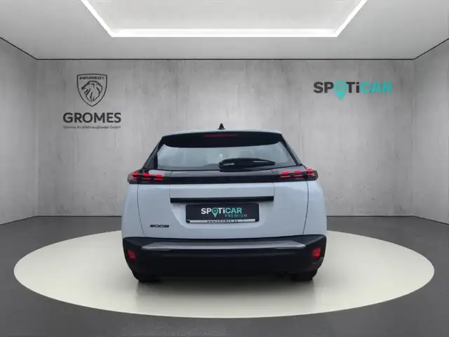 Peugeot 2008 view 4