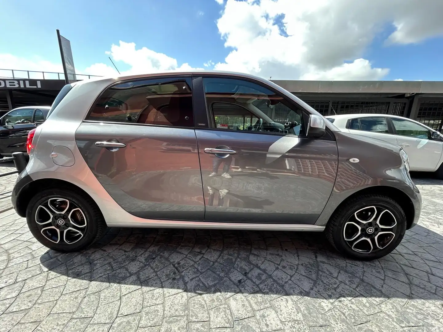 smart forFour 0.9 t Passion 90cv twinamic my18 Šedá - 2
