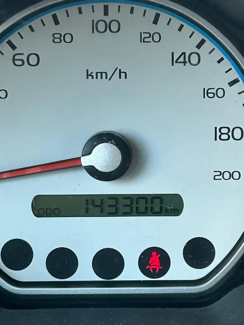 Hyundai i10 1.1 Dynamic Cool Gri - 2