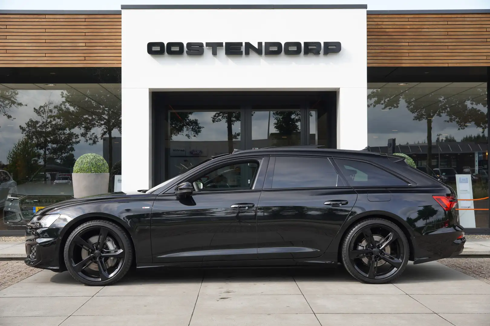 Audi A6 Avant 50TFSIe/299pk Quattro S-Line Competition Bla Zwart - 1