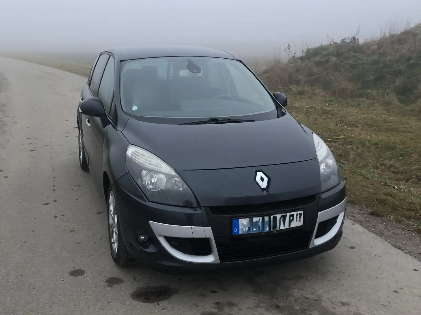 Renault Scenic Scenic TCe 130 Luxe Schwarz - 1