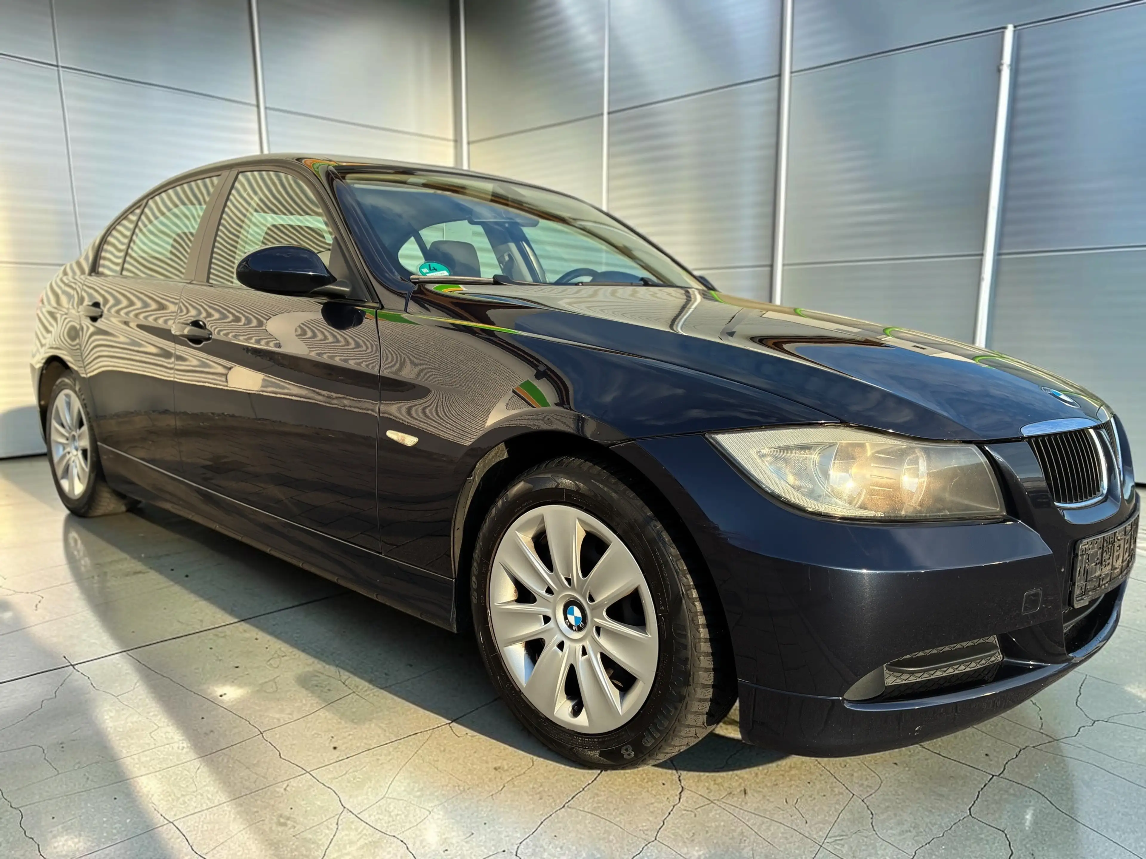 BMW 318 3er 318i Aut. Limo* Klima* TÜV*