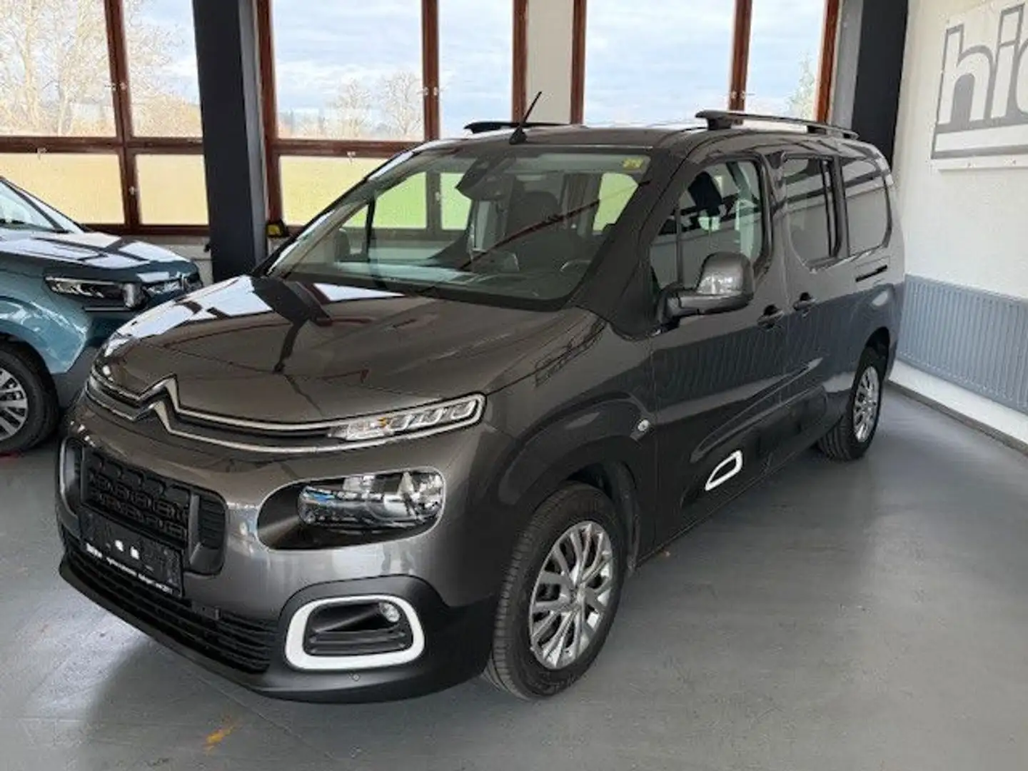 Citroen Berlingo Shine XL - 1,2 131 PS Automatik,Kamera Grau - 2