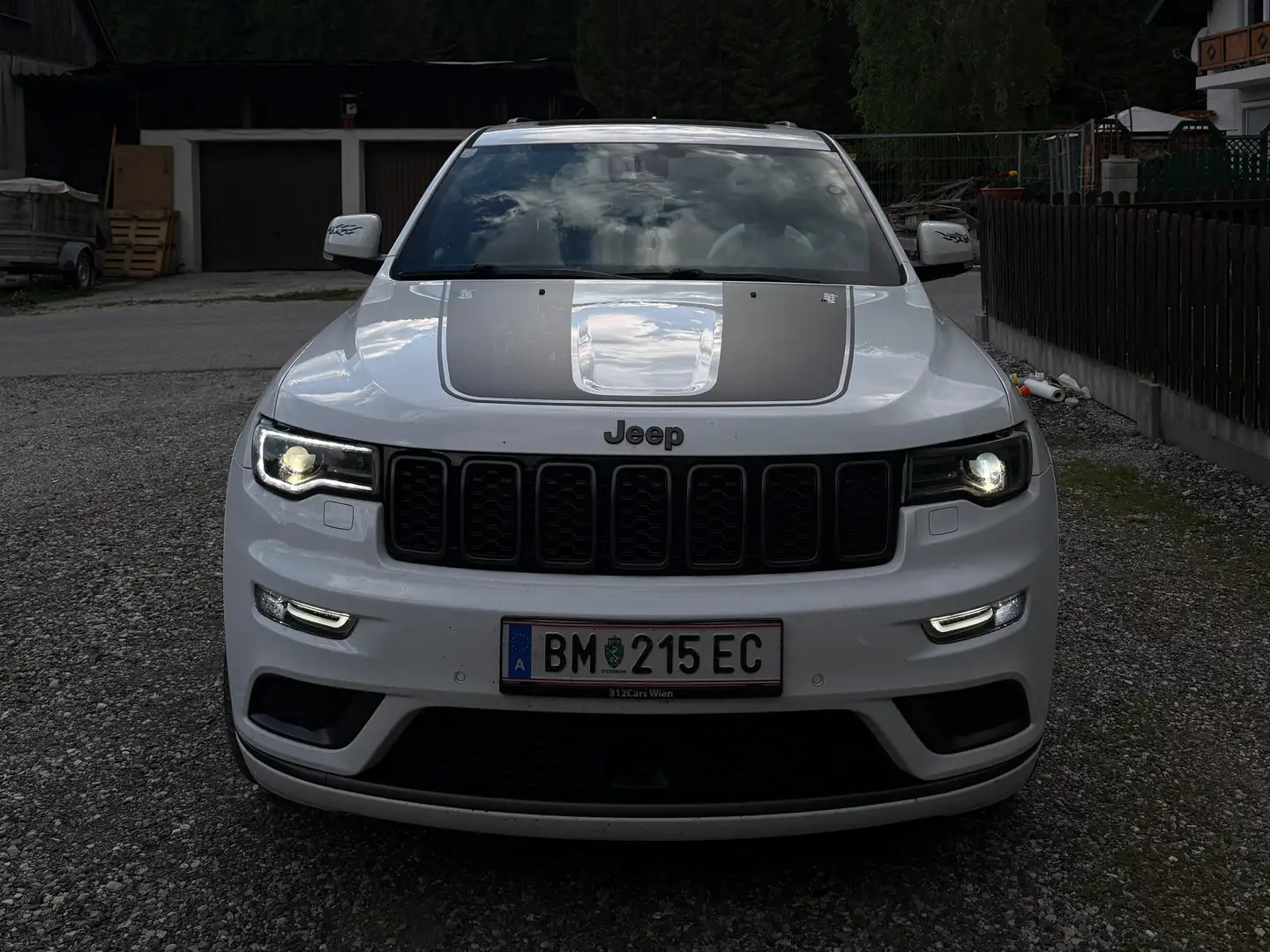 Jeep Grand Cherokee Grand Cherokee 3,0 V6 CRD S Modell S Modell Weiß - 1