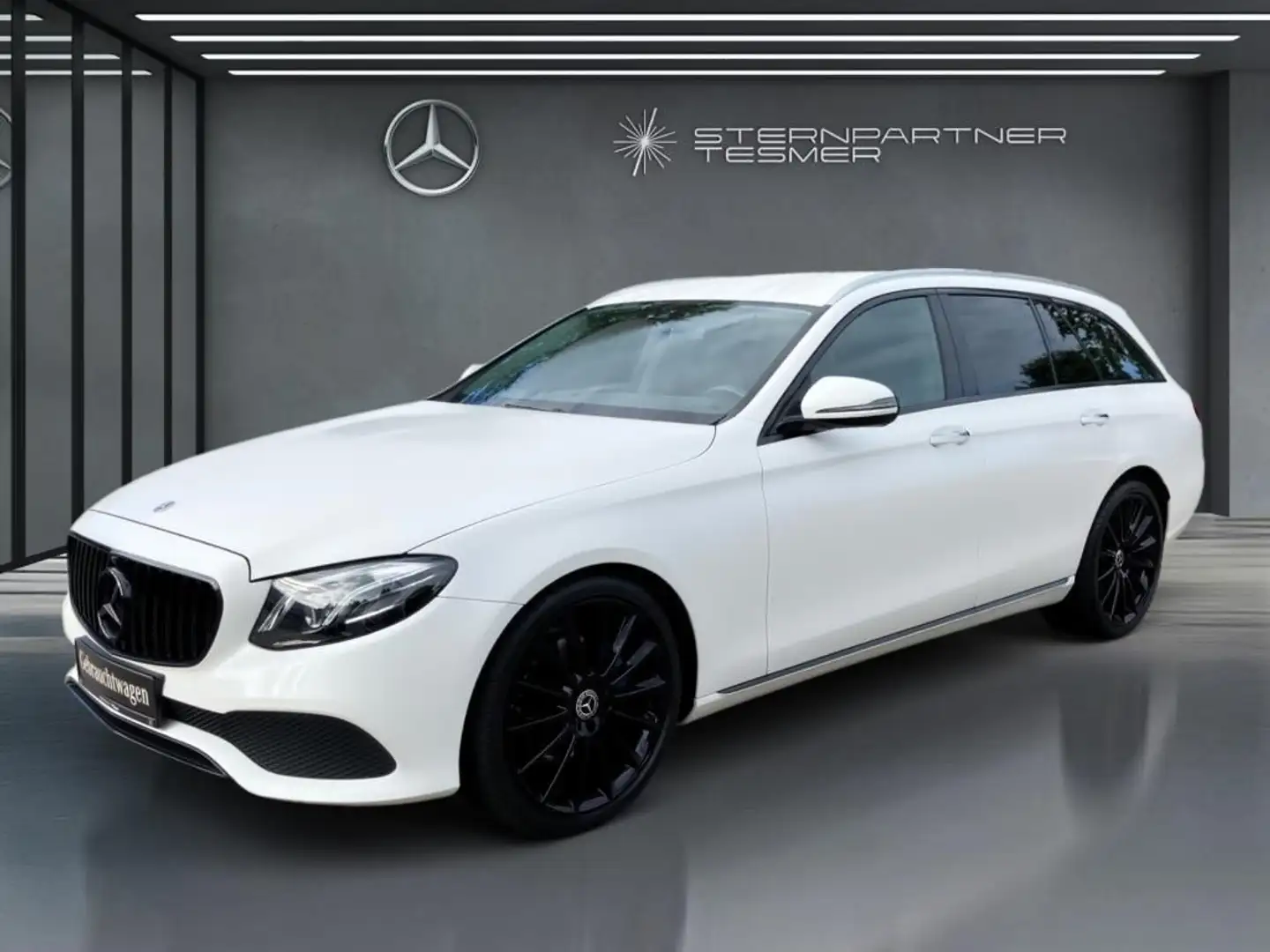 Mercedes-Benz E 300 d T +Avantgarde+AIRMATIC+WIDE+AHK+COMAND Weiß - 2