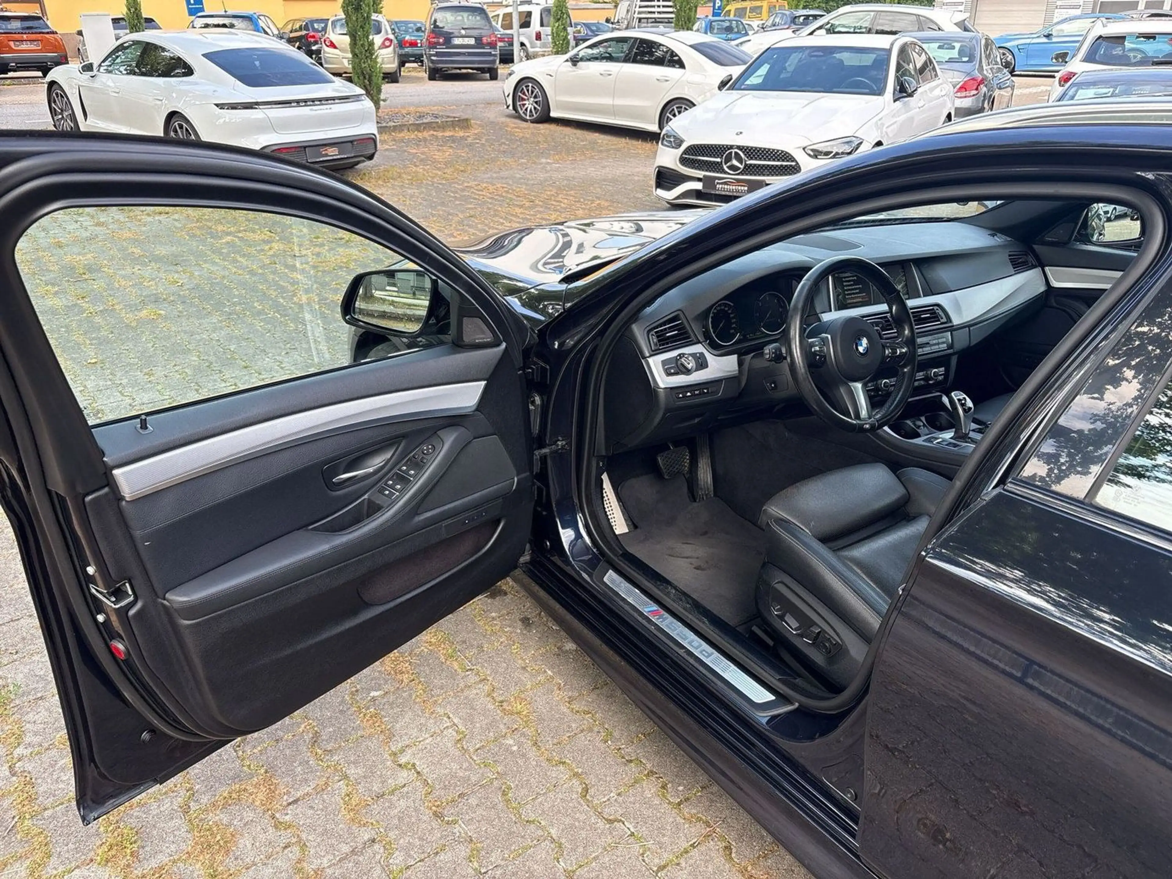 BMW M550 d XDRIVE HEADUP MEMORY AHK PANO GARANTIE — photo 5