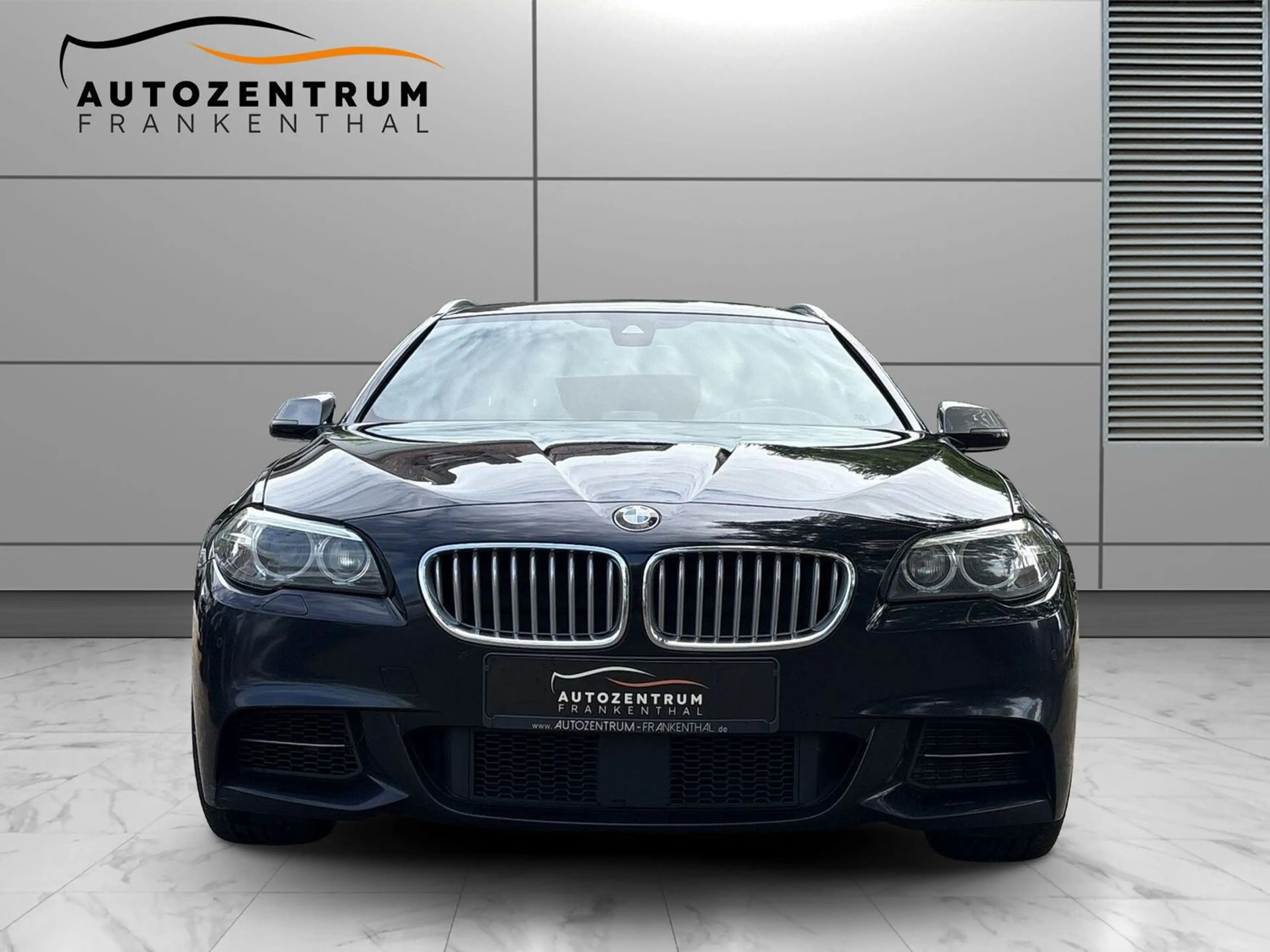 BMW M550 d XDRIVE HEADUP MEMORY AHK PANO GARANTIE — photo 2