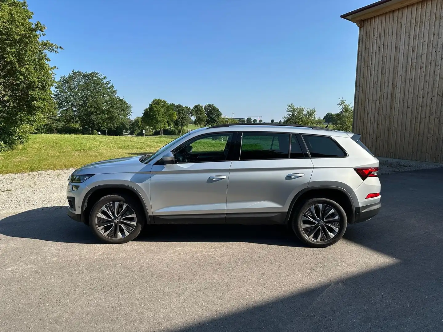 Skoda Kodiaq Kodiaq 2.0 TDI DSG Tour Grau - 2