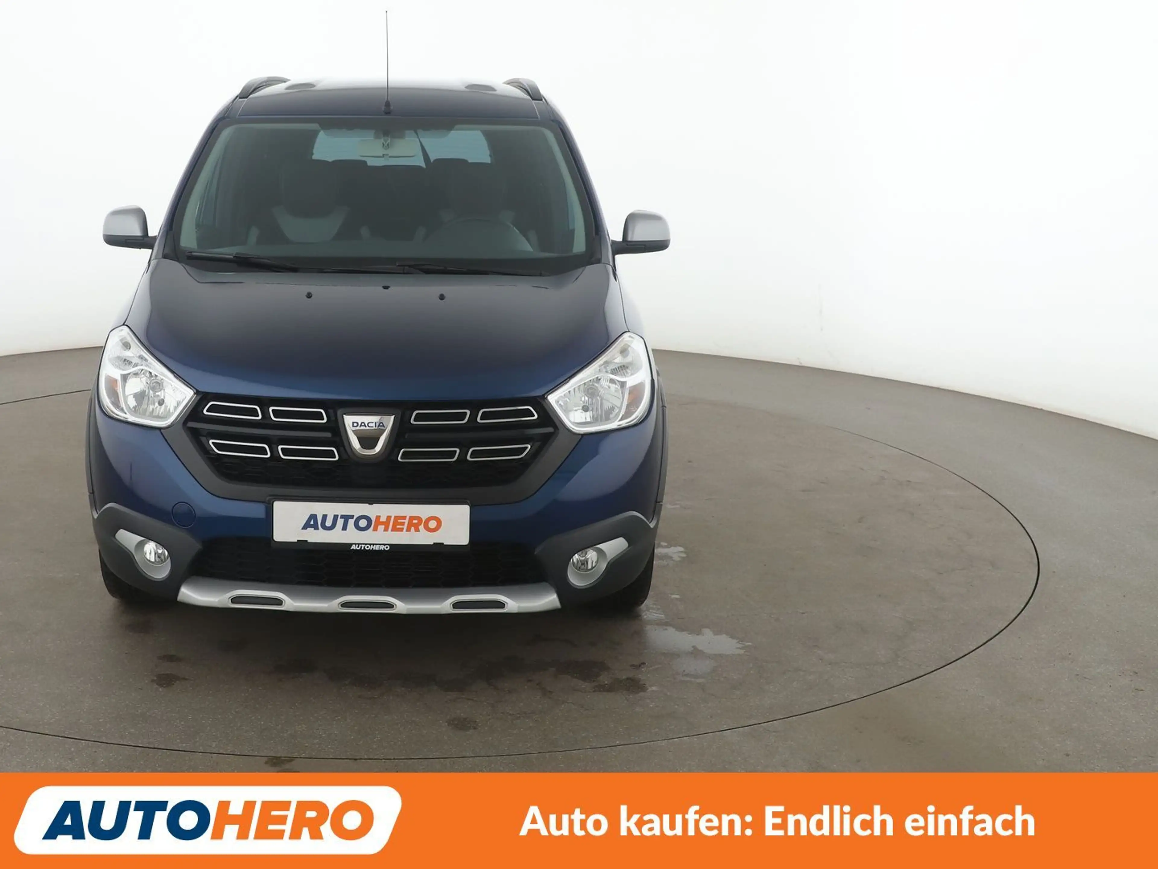 Dacia Lodgy 1.6 SCe Stepway *NAVI*TEMPO*PDC*LIMITER* — photo 9