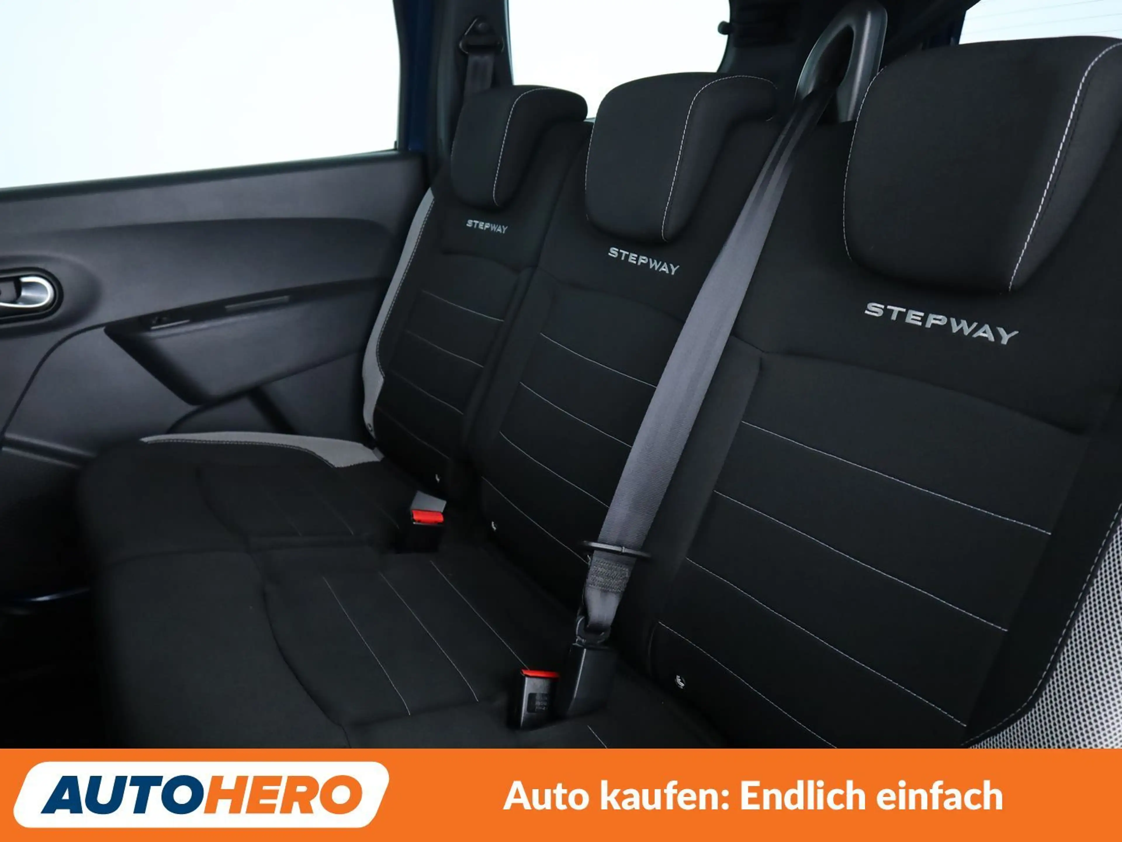 Dacia Lodgy 1.6 SCe Stepway *NAVI*TEMPO*PDC*LIMITER* — photo 14