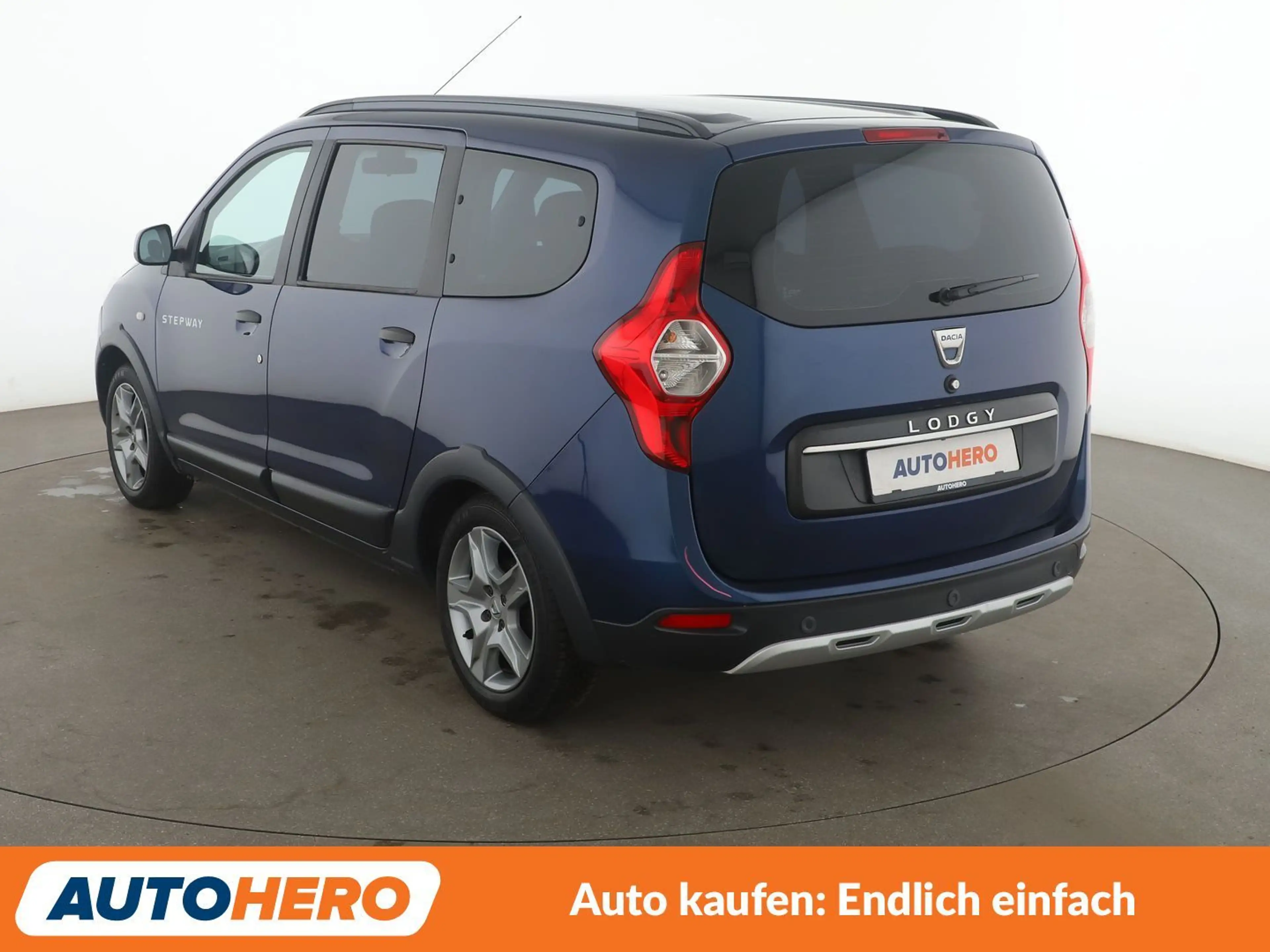 Dacia Lodgy 1.6 SCe Stepway *NAVI*TEMPO*PDC*LIMITER* — photo 4