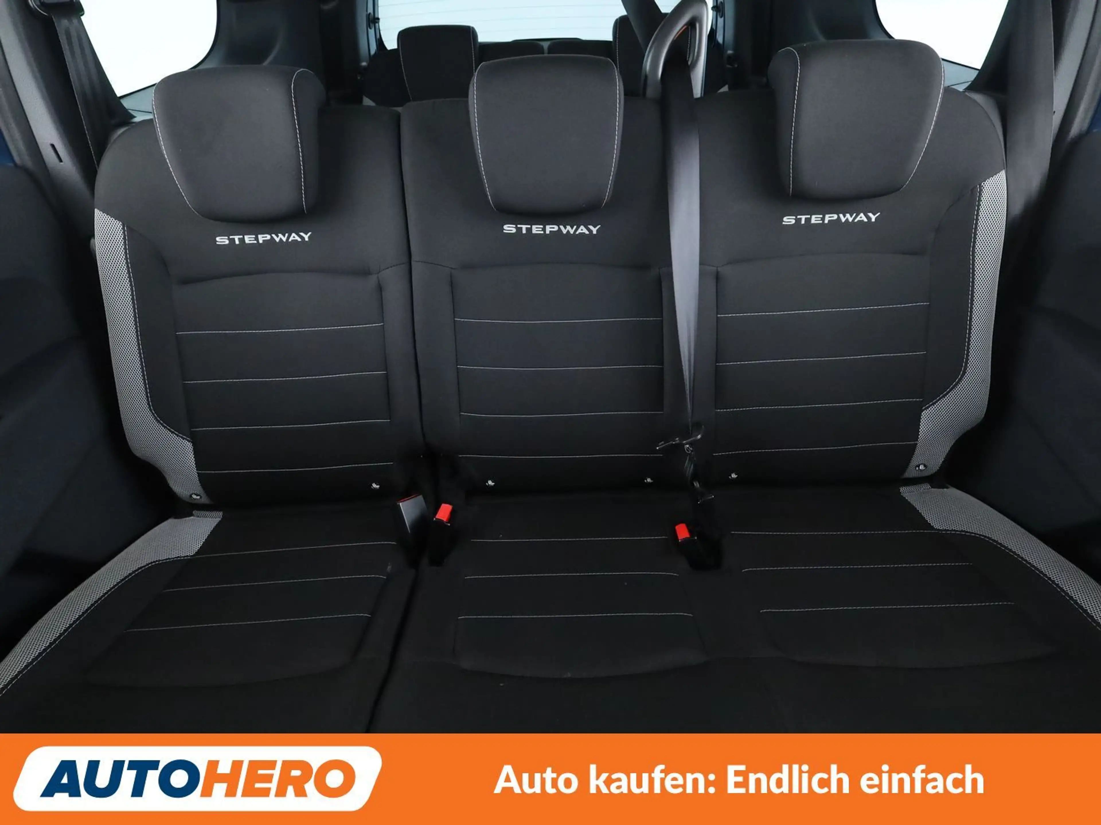 Dacia Lodgy 1.6 SCe Stepway *NAVI*TEMPO*PDC*LIMITER* — photo 15